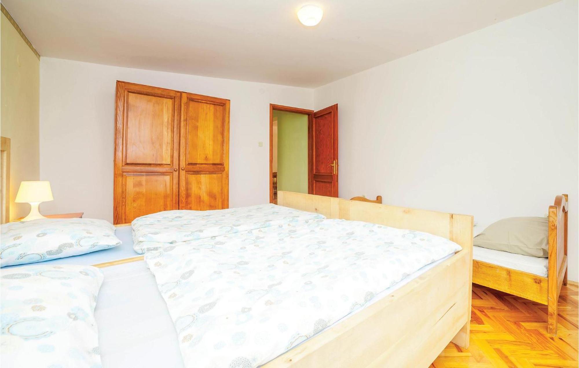 7 Bedroom Pet Friendly Home In Crni Kal Crni Kal  المظهر الخارجي الصورة
